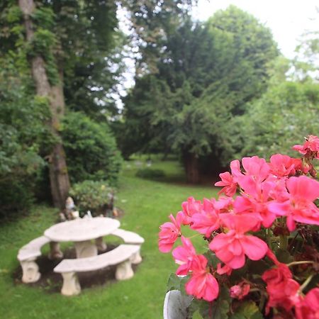 Bed and Breakfast La Cabane Du Canada Orléans Exterior foto