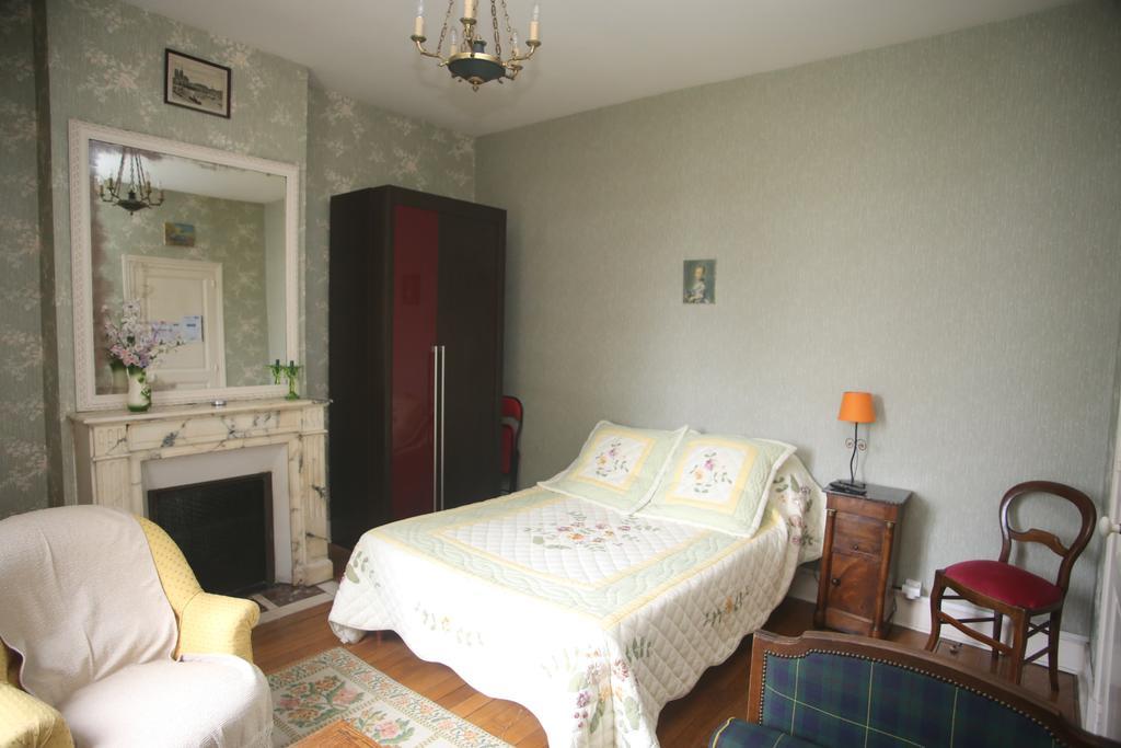 Bed and Breakfast La Cabane Du Canada Orléans Zimmer foto